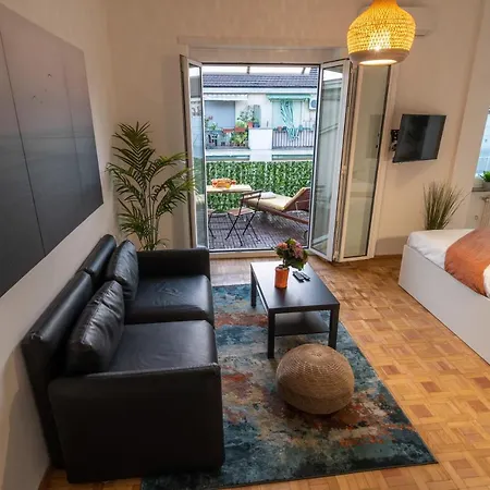 Apartment Luminosissimo Appartamento/ Terrazzo Esposto Sud *